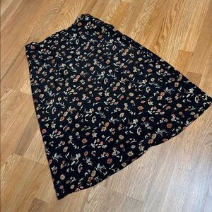 Vintage 1990’s Collin Creek black mauve pink and green floral skirt. Size M.